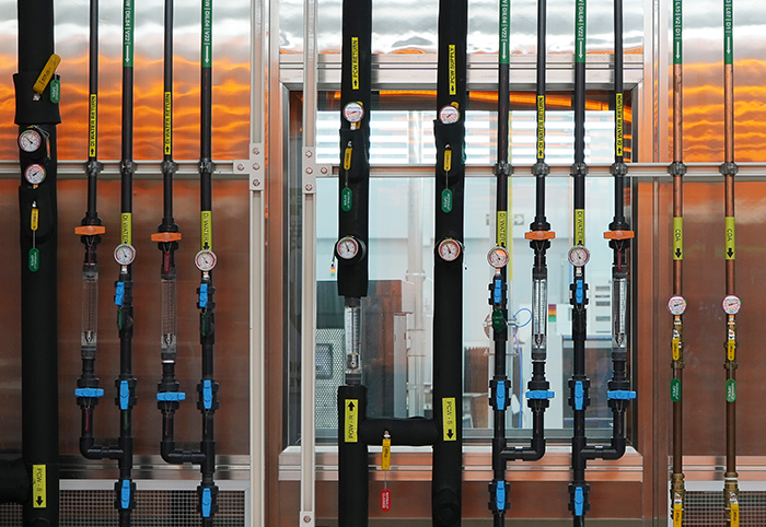 Various piples with pressure valves