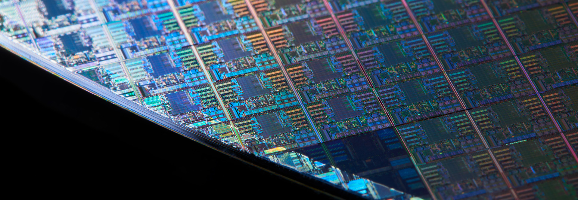 Close up of the ST 300mm wafer (photo)